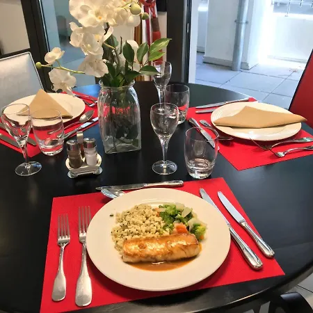 Zenao Montreuil- Croix De Chavaux Apartment *