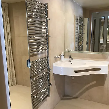 Zenao Montreuil- Croix De Chavaux Apartment Montreuil (Seine-Saint-Denis)