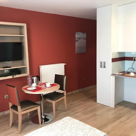 Zenao Montreuil- Croix De Chavaux Apartment *