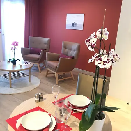 Zenao Montreuil- Croix De Chavaux Apartment Montreuil (Seine-Saint-Denis)